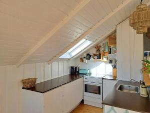 Kuchyň nebo kuchyňský kout v ubytování Nature Retreat By Jægerspris Beach