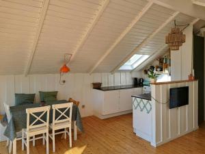 Kuchyň nebo kuchyňský kout v ubytování Nature Retreat By Jægerspris Beach