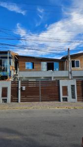 Bygningen som feriehuset ligger i