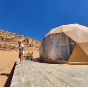 Afbeelding uit fotogalerij van RUM MOON lUXURY CAMP in Wadi Rum +65 foto's