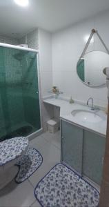 Et badeværelse på Condado - Condomínio Aldeia dos Reis - Sahy - BL03 AP101