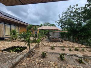 En have udenfor Cây Trôm Homestay 1 + 11 billeder