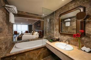 Phòng tắm tại La Lua Resort Ninh Binh +14 ảnh