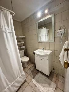 Koupelna v ubytování NEW HOTEL CRUZ DEL SUR