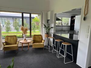 Køkken eller tekøkken på The Lighthouse - Stunning Sun Filled Home