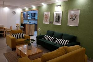 Posezení v ubytování Stayory Residences G06 - 3 Bedroom Apartment