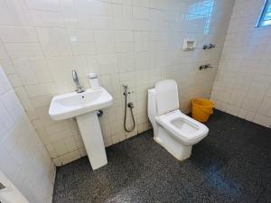 Et badeværelse på Candolim beach apartment goa