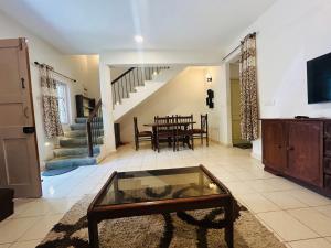 Et tv og/eller underholdning på Candolim beach apartment goa