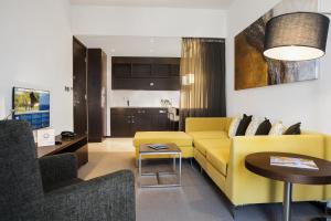 Posezení v ubytování Centro Shaheen Jeddah by Rotana