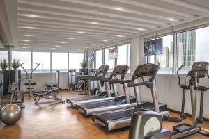 Fitness centrum a/nebo fitness zařízení v ubytování Centro Shaheen Jeddah by Rotana