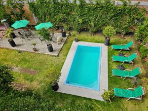 Hồ bơi trong/gần Rivero 520