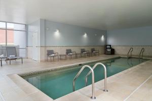 Swimmingpoolen hos eller tæt på SpringHill Suites by Marriott Voorhees Mt. Laurel/Cherry Hill
