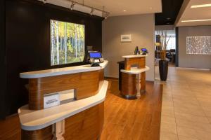 TV/trung tâm giải trí tại Courtyard by Marriott Lenox Berkshires