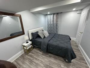 Postel nebo postele na pokoji v ubytování Spacious 2 Bedroom, 1 Bathroom Luxury Apartment