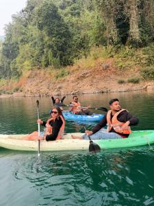 Gallery image of Gil's Ryngksai Riverside Camping in Dawki