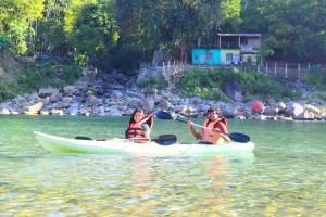 Gallery image of Gil's Ryngksai Riverside Camping in Dawki