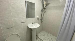 Et badeværelse på Phala Shore Resort + 137 billeder