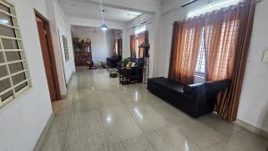 Khu vực ghế ngồi tại Amee's Luxury above the City