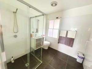 Phòng tắm tại Christian's Minde, Jervis Bay +51 ảnh