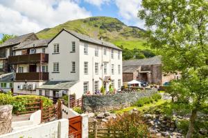 Gallery image of The Bridge Hotel Self Catering in Buttermere