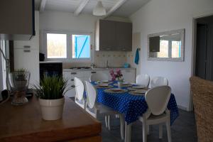 Kuchyňa alebo kuchynka v ubytovaní Villa Porto Ulisse