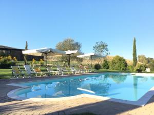 Bazén v ubytovaní Agriturismo Marinello alebo v jeho blízkosti