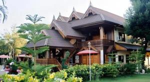 Budova, kde se rezort nachází + 77 fotografií