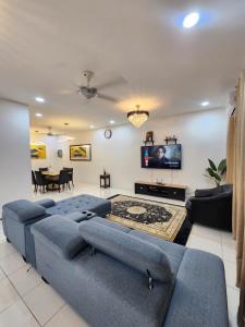 Et tv og/eller underholdning på Dirgahayu Homestay I Rajawali