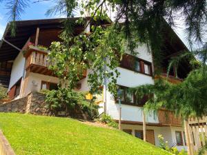 Το κτήριο όπου στεγάζεται  το διαμέρισμα