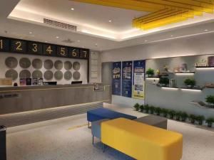 Vstupní hala nebo recepce v ubytování 7 Days Inn Nanjing Xinjiekou Changfu Street Metro Station