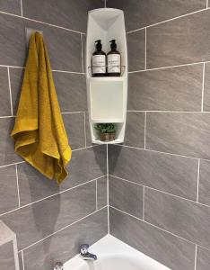 Koupelna v ubytování Churchill Apartment- 4 Beds- Free Parking- Near NEC BHX & HS2