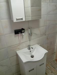 Et badeværelse på Vila Jezerce Zlatibor Zbojštica + 21 billeder