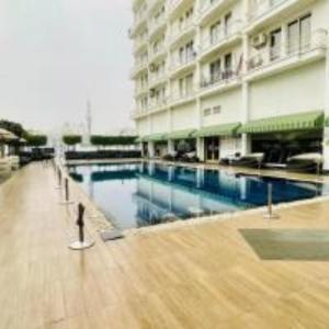 Swimmingpoolen hos eller tæt på The Grace Residency Lucknow
