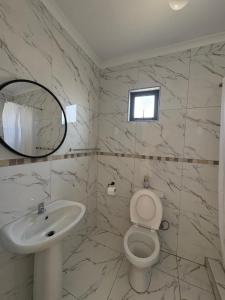 Et badeværelse på Suuka Guest House