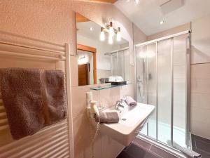 Et badeværelse på Appartements Platzl + 50 billeder