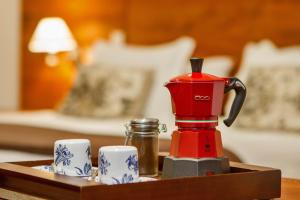 Kemudahan buat kopi dan teh di L.A.H. Hostellerie