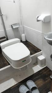 Koupelna v ubytování Room 103Old private house guest house in Yugawara, Geisha's inn