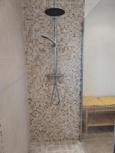 Koupelna v ubytování Gite la Picholine_Bourg Saint Andéol + 52 fotografií