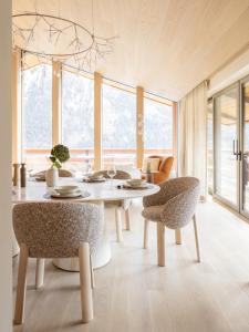 Khu vực ghế ngồi tại Chalet Acorn