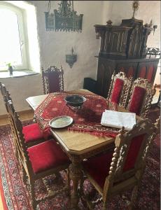 Khu vực ghế ngồi tại Burg Liebenstein