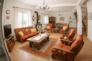 Khu vực ghế ngồi tại Forest Park Villa