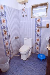 Et badeværelse på Hotel Sara Residency