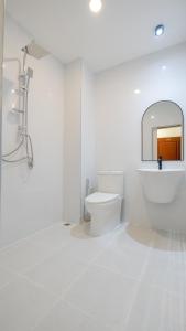 Phòng tắm tại Three Monkeys Chaweng Beach