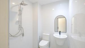 Phòng tắm tại Three Monkeys Chaweng Beach +29 ảnh