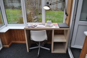 Billede fra billedgalleriet på Cozy & Self Contained Garden Bungalow i Old Sarum