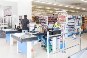 A supermarket or other shops at A kempinget or nearby