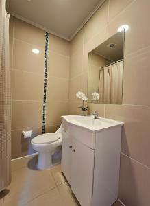 Et badeværelse på La Galería B&B + 17 billeder