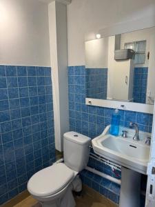 Koupelna v ubytování Charmante petite maison avec jardin