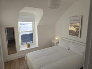 Billede fra billedgalleriet på 2 Bed Apartment with Harbour Views Apt 3 i Cobh