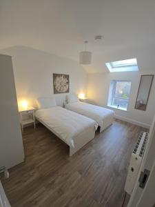 Billede fra billedgalleriet på 2 Bed Apartment with Harbour Views Apt 3 i Cobh